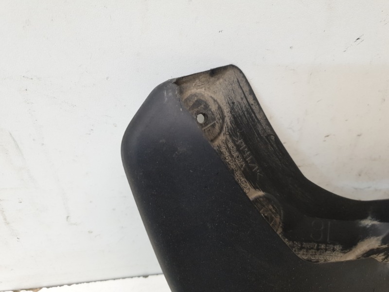 Брызговик задний левый