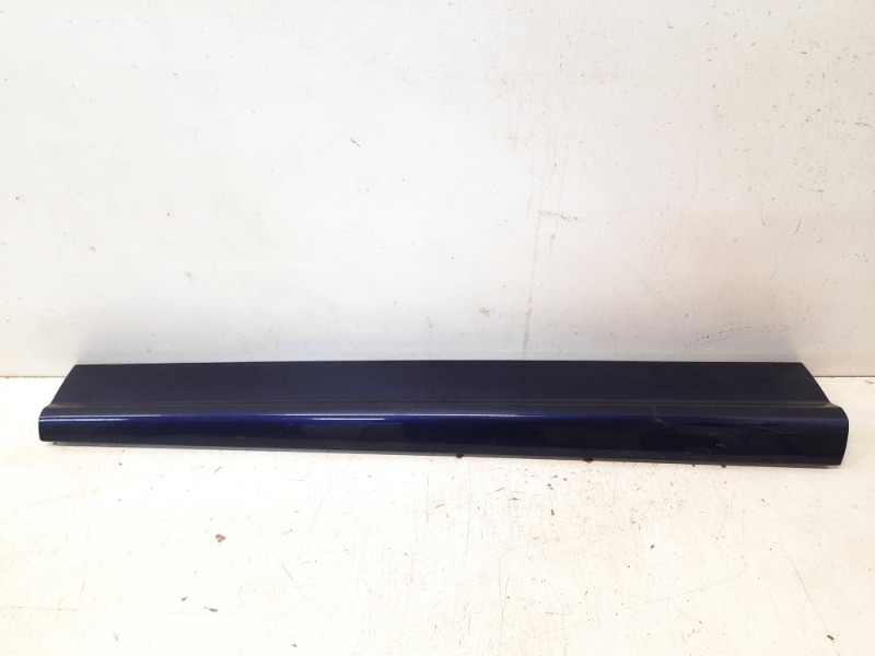 Накладка двери передней левой