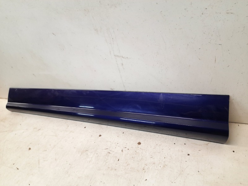 Накладка двери передней левой