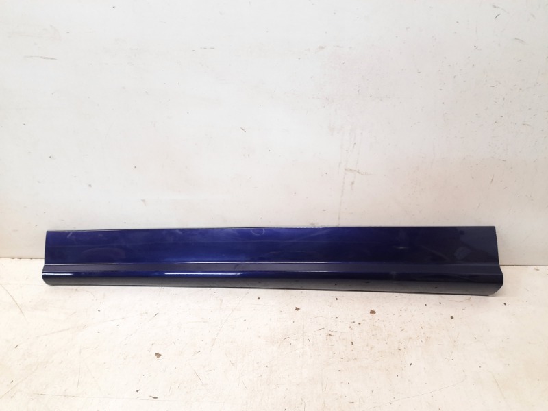 Накладка двери передней левой