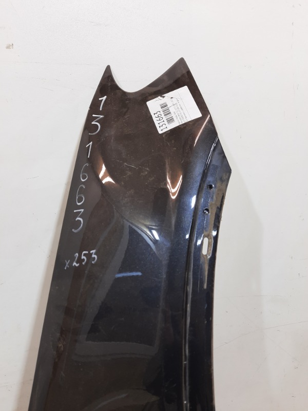 Крыло переднее правое