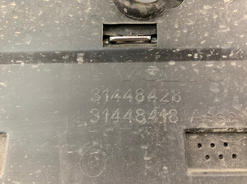 Накладка двери передней правой