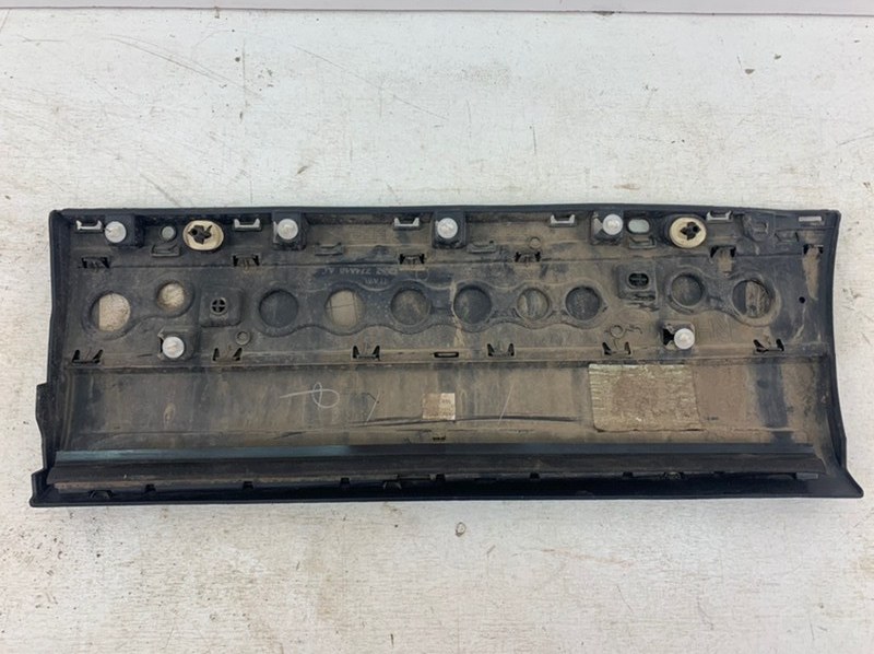 Накладка двери задней правой