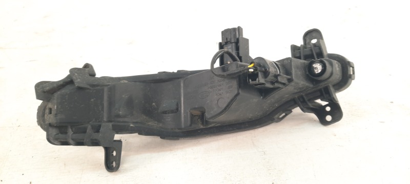 Фара противотуманная правая