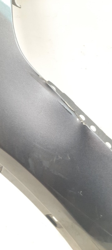 Крыло переднее правое