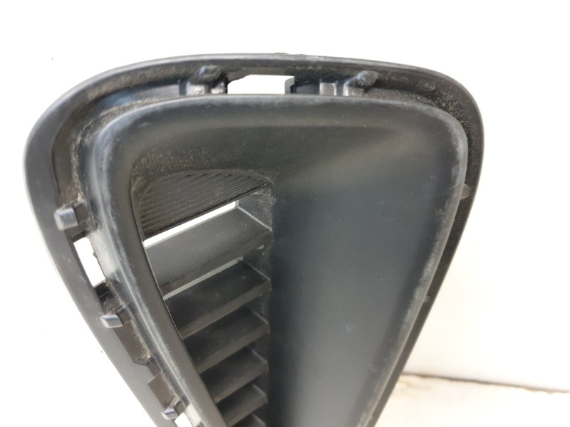 Решетка в бампер правая