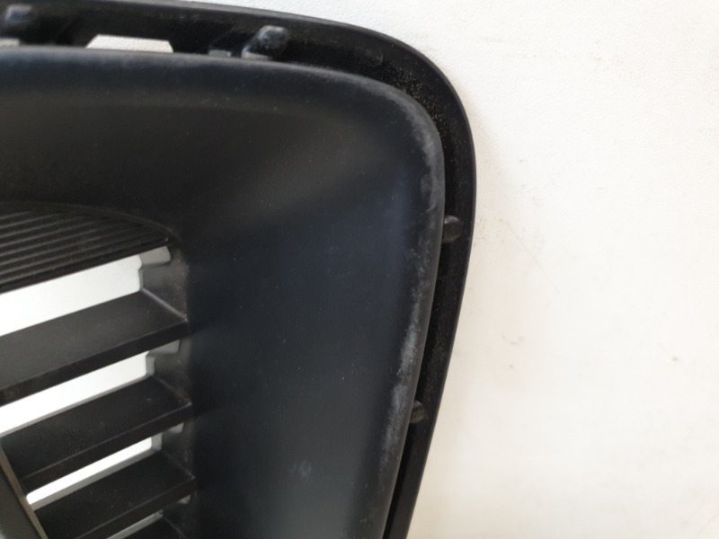 Решетка в бампер правая