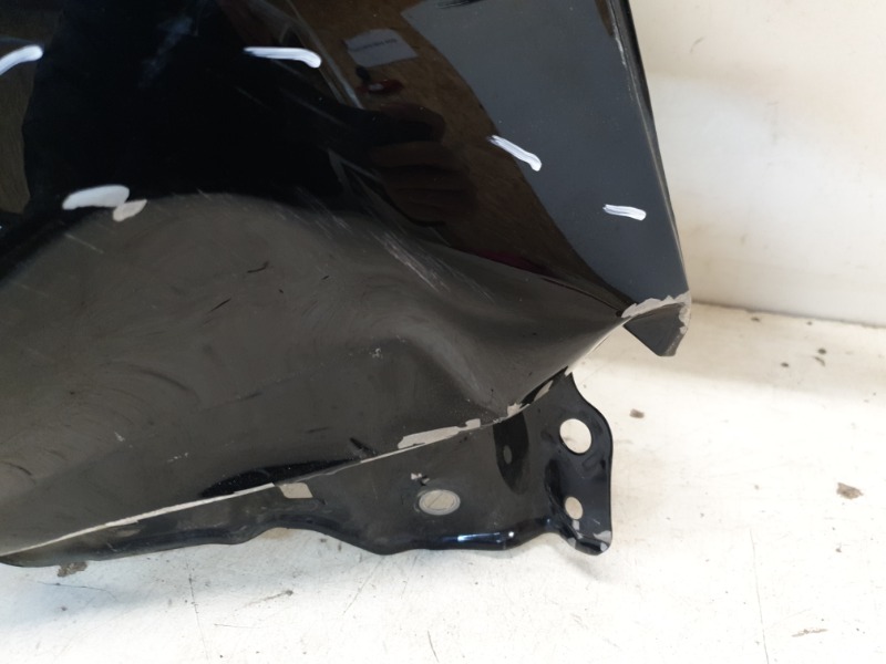 Крыло переднее правое