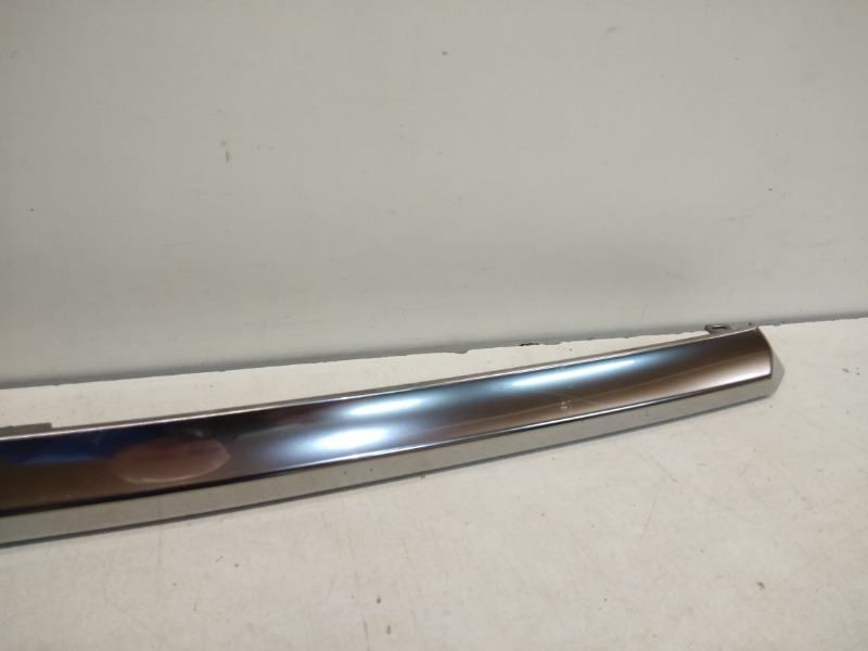 Накладка крышки багажника