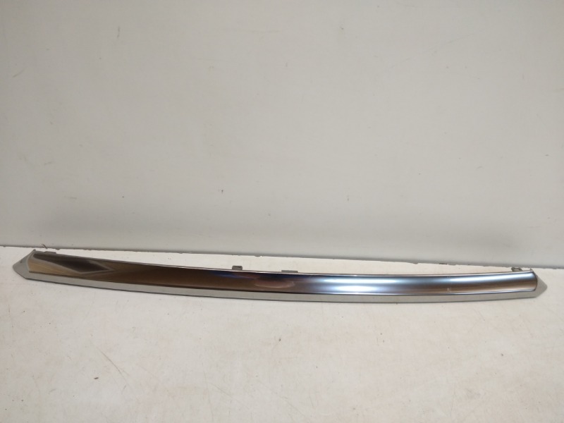 Накладка крышки багажника