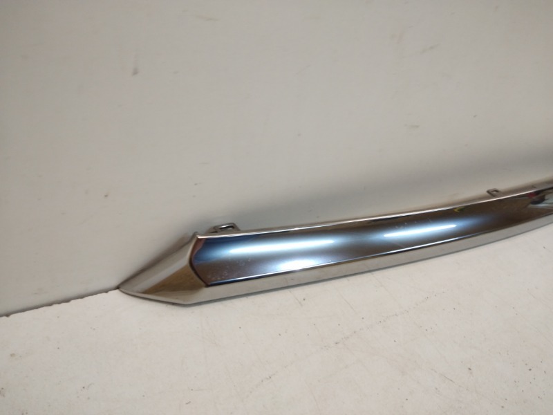 Накладка крышки багажника