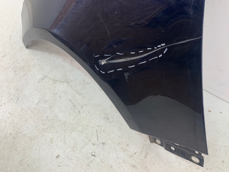 Крыло переднее левое