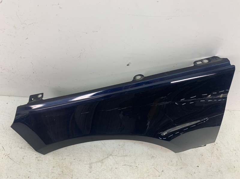 Крыло переднее левое