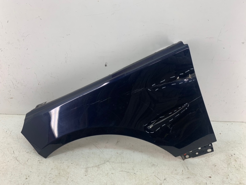 Крыло переднее левое