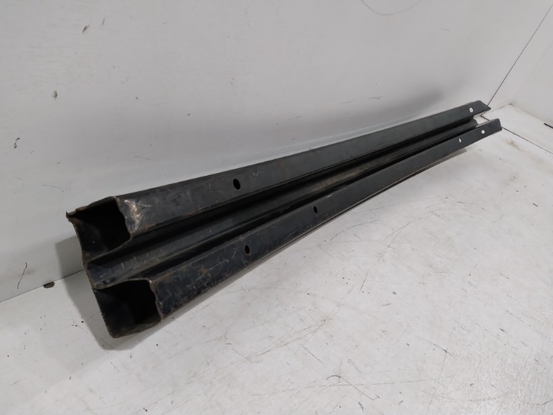 Усилитель заднего бампера