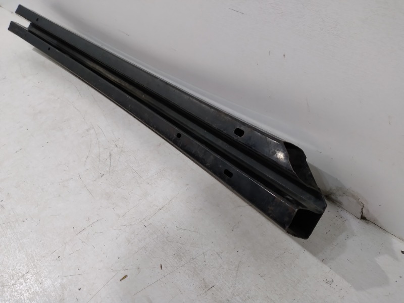 Усилитель заднего бампера