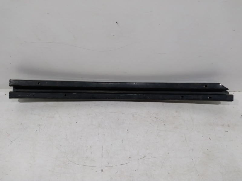 Усилитель заднего бампера