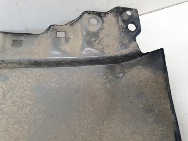 Крыло переднее правое