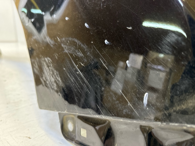 Крыло переднее правое