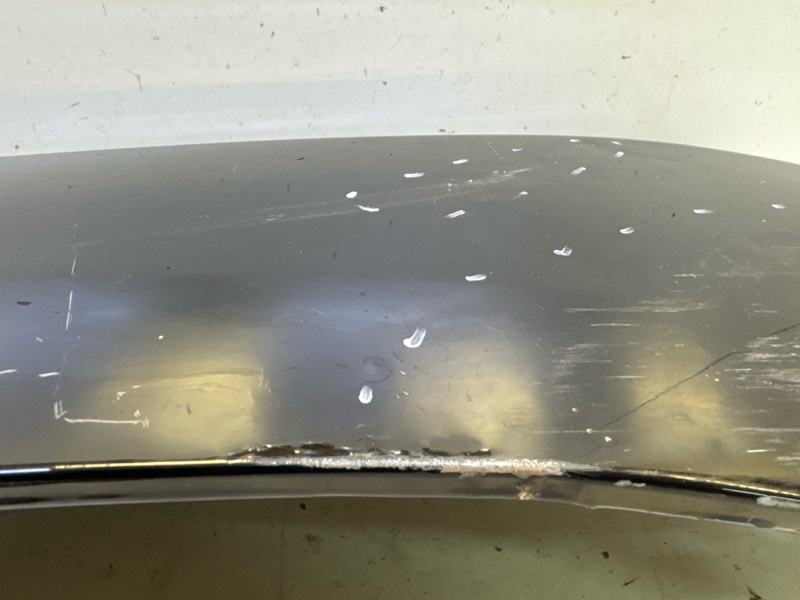 Крыло переднее правое