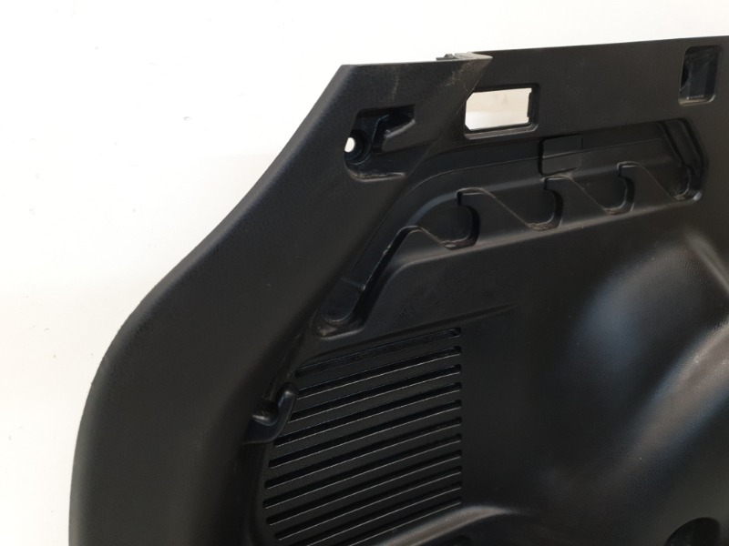 Обшивка багажника