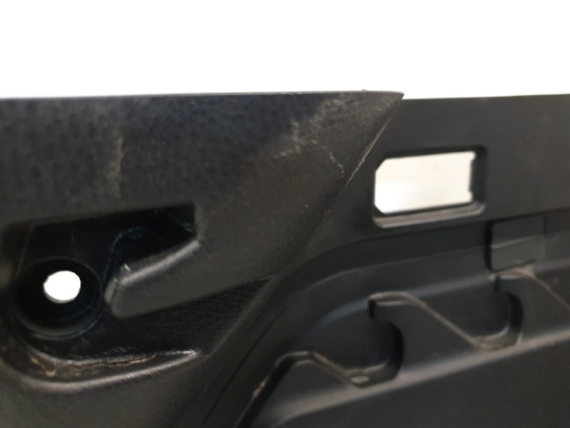 Обшивка багажника