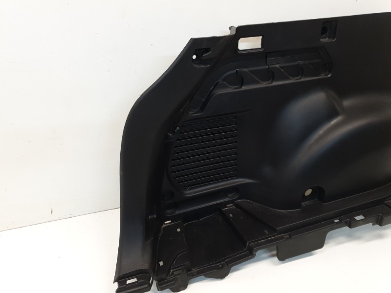 Обшивка багажника