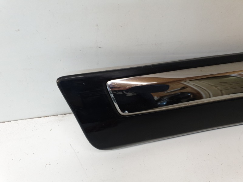 Накладка двери задней правой