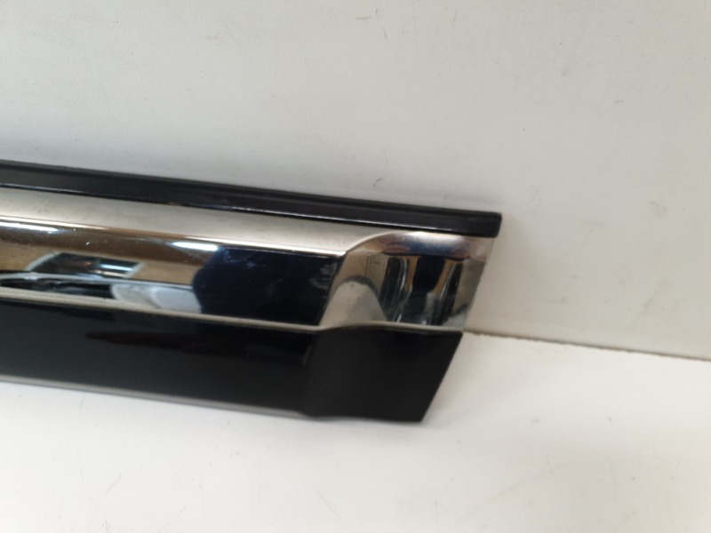 Накладка двери задней правой