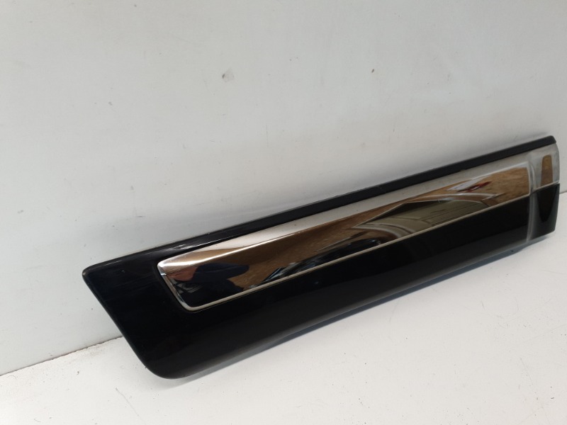 Накладка двери задней правой