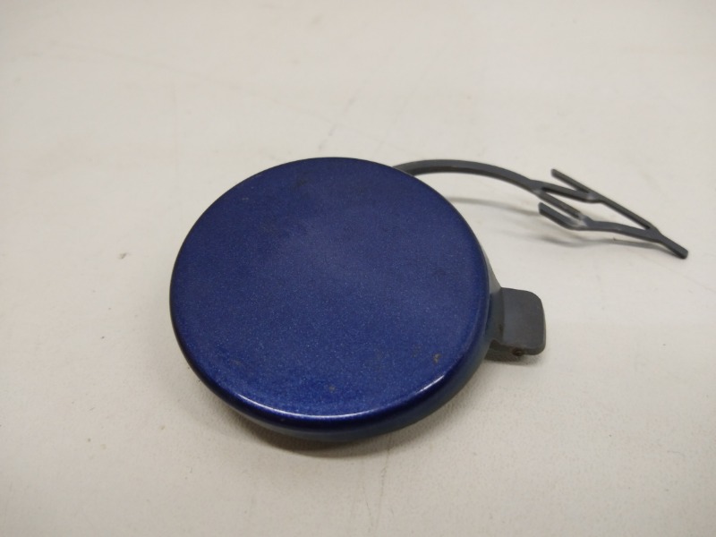 Заглушка буксировочного крюка