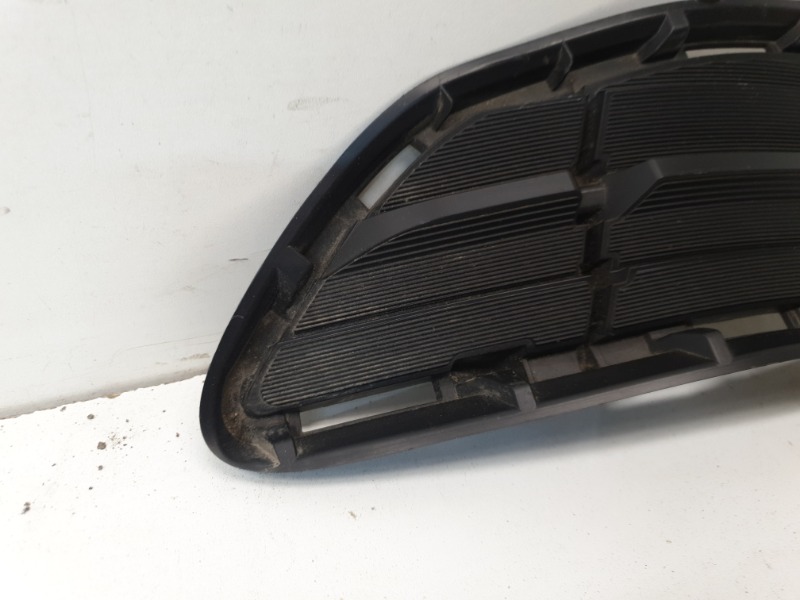 Решетка в бампер правая