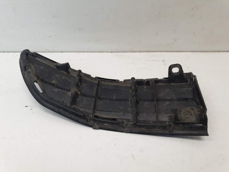 Решетка в бампер правая