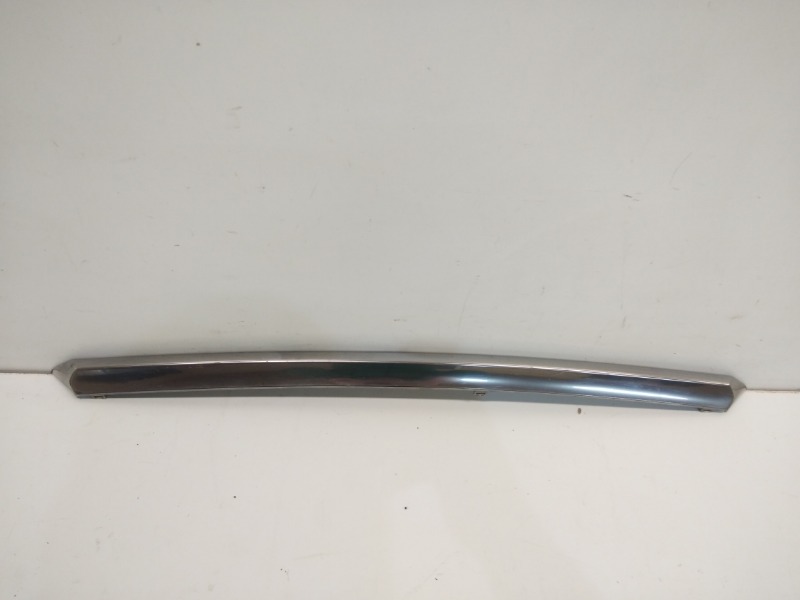 Накладка крышки багажника