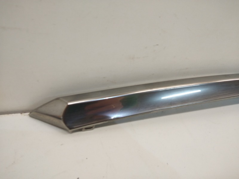 Накладка крышки багажника