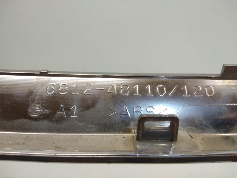 Накладка крышки багажника