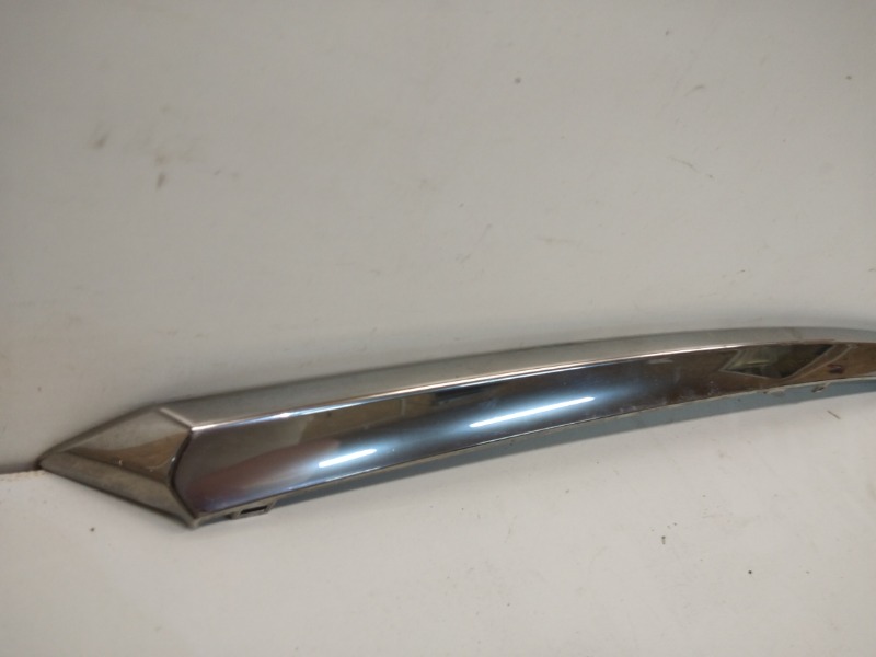 Накладка крышки багажника