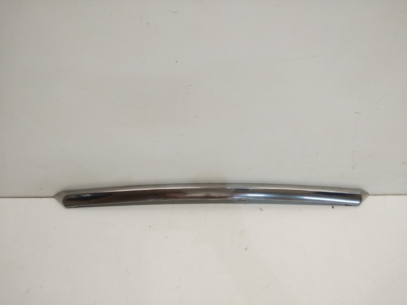 Накладка крышки багажника