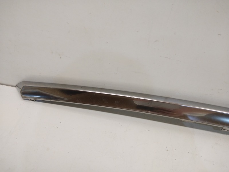 Накладка крышки багажника