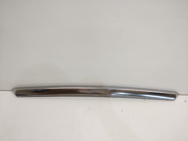 Накладка крышки багажника