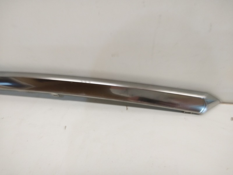 Накладка крышки багажника