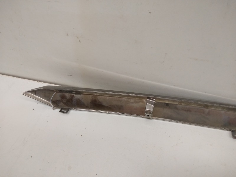 Накладка крышки багажника