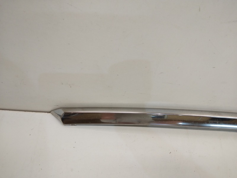 Накладка крышки багажника