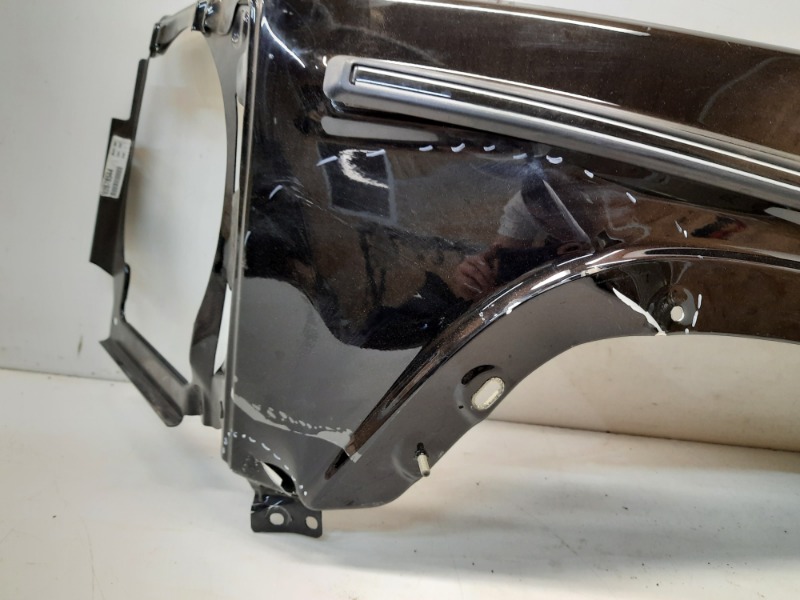 Крыло переднее левое