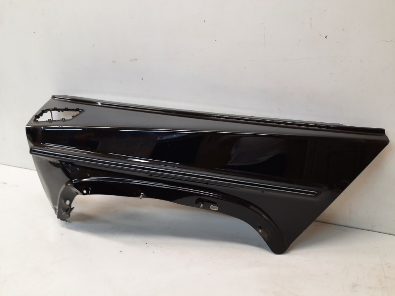 Крыло переднее левое