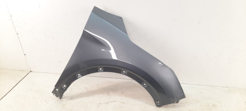 Крыло переднее правое