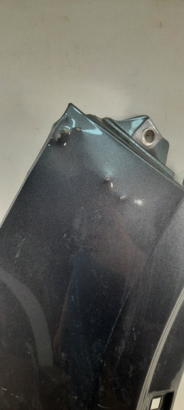 Крыло переднее правое