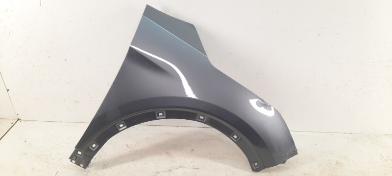 Крыло переднее правое