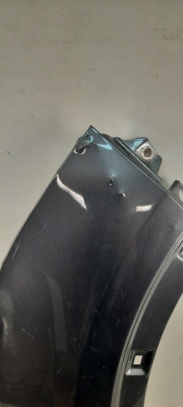 Крыло переднее правое