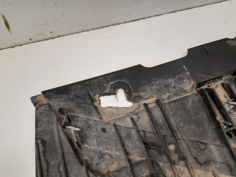 Пыльник двигателя